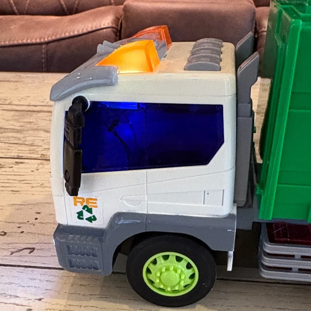 Maxx Action Lights/Sounds Revving Waste Removal Recycling Truck Toy - Picture 5 of 16